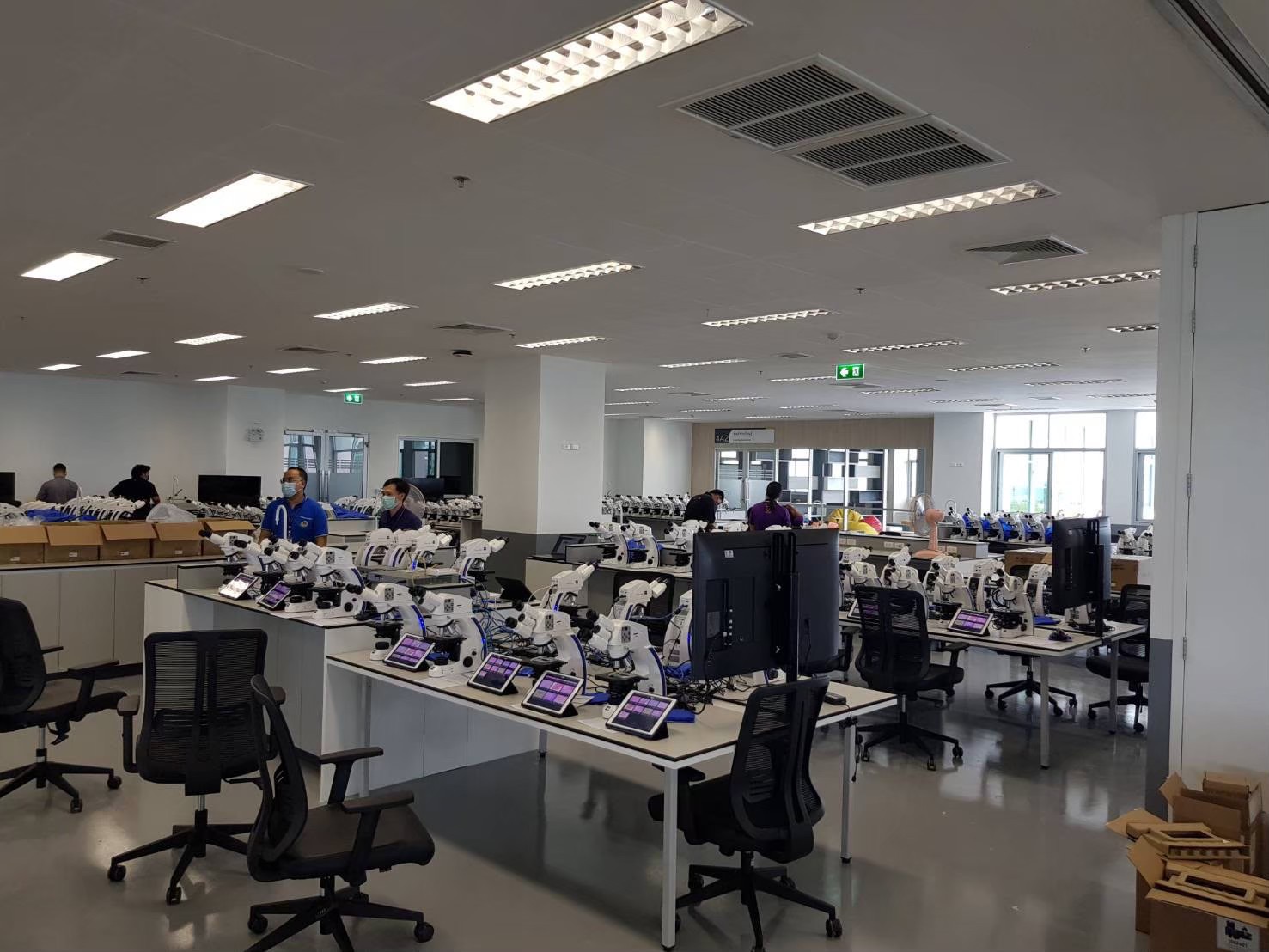 ZEISS Microscope Installation
